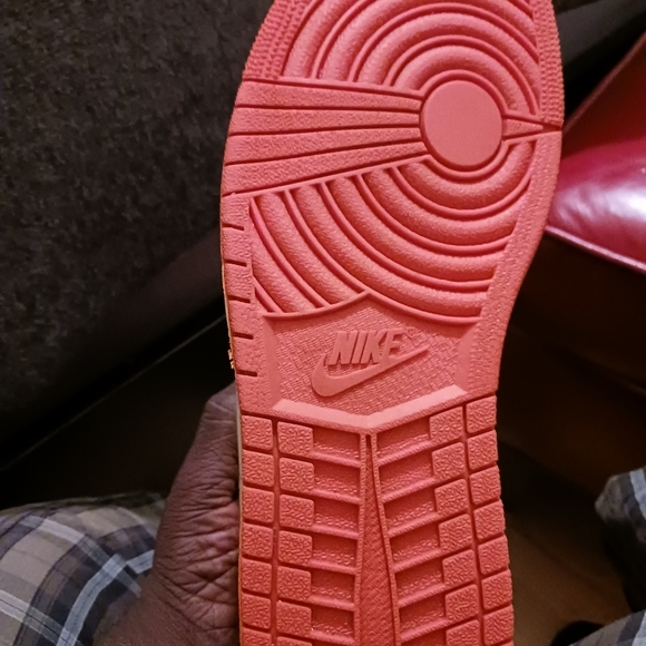 Jordan 1 Retro high OG      Shattered backboard SOLD OUT - Picture 6 of 6